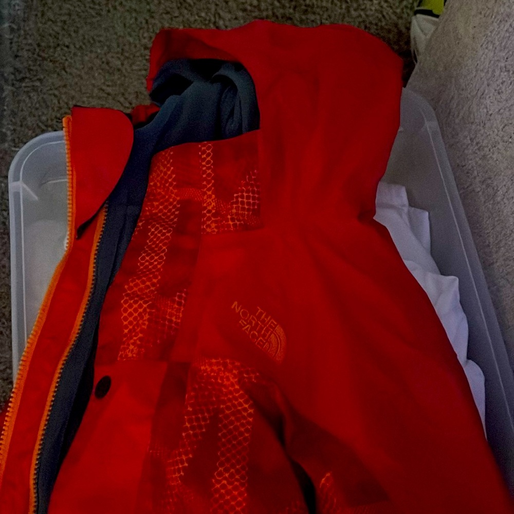 Used North face jacket 14-16 size.